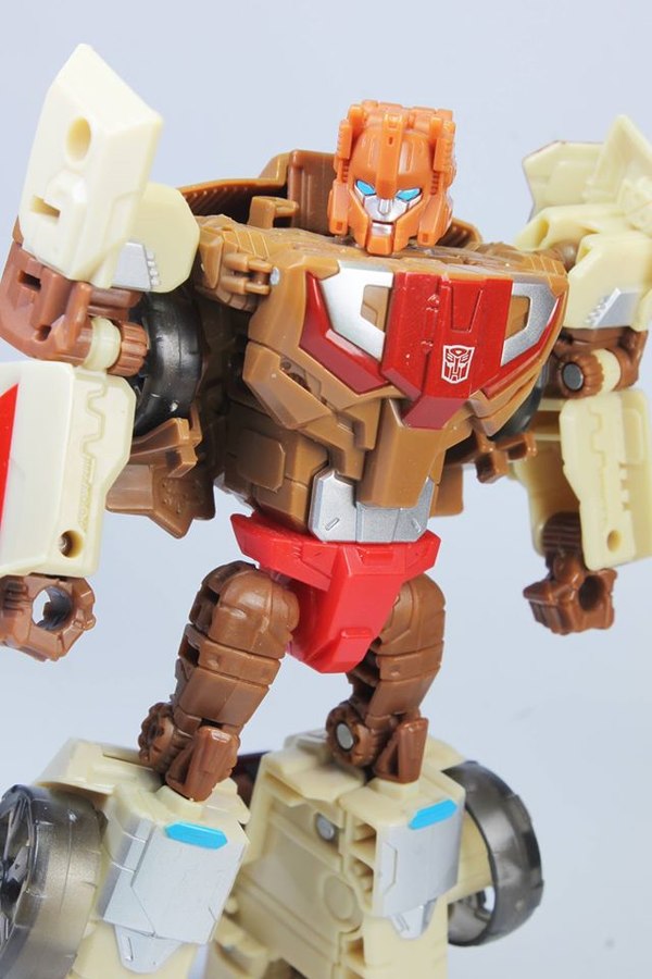 Titans Return Titan Master Ramhorn Out Of Package Photos 10 (10 of 14)